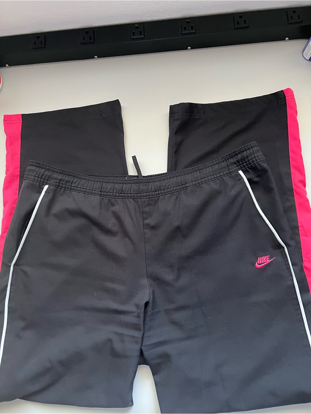 Vintage Y2K Nike Women’s M Black Pink Track Pants White Piping